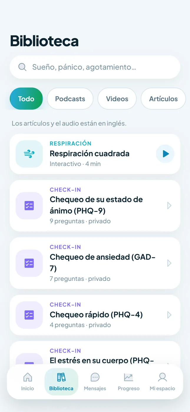 Pantalla Biblioteca de la app My MentalSpace en español, con podcasts, videos, artículos y check-ins